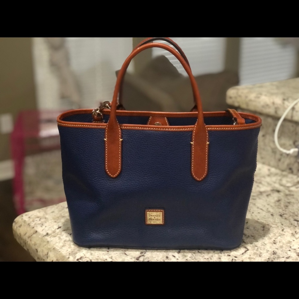 Dooney & Bourke Purse, Navy very good condition